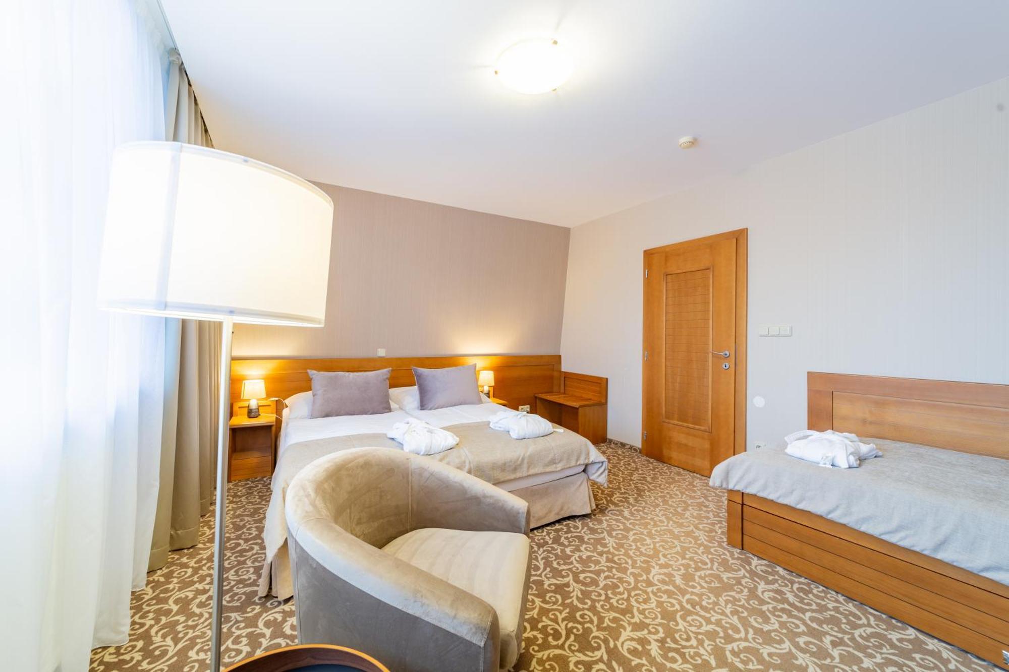 Kontakt Wellness Hotel Татранська Ломниця Екстер'єр фото